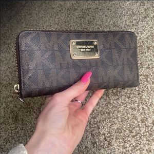 Michael Kors Wristlet (large)